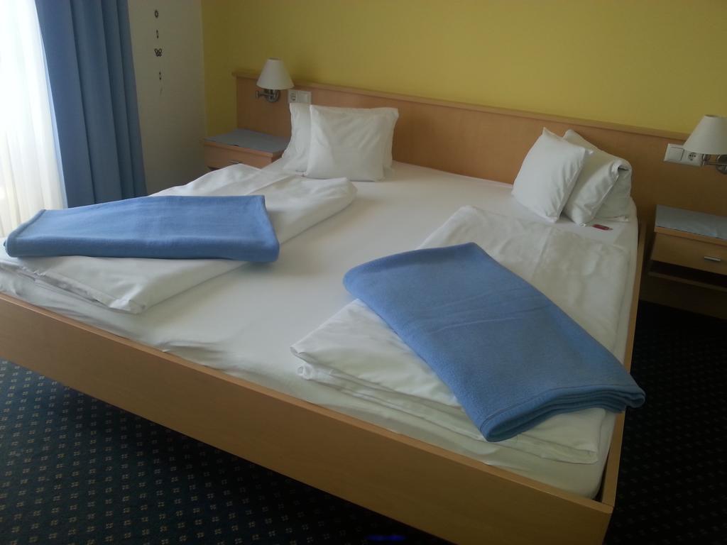 Pension Schmidt Podersdorf am See Bagian luar foto