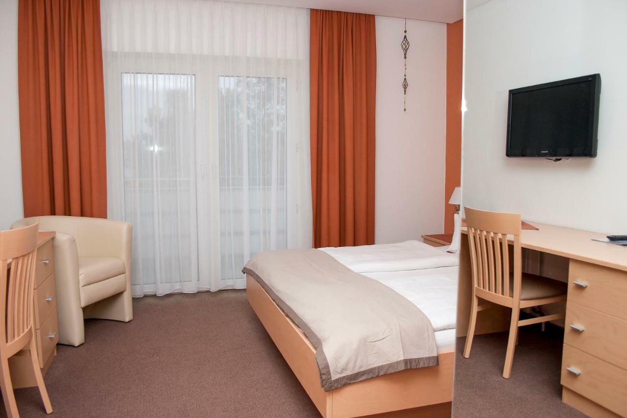 Pension Schmidt Podersdorf am See Bagian luar foto